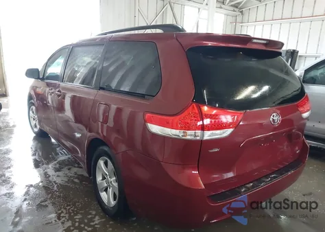 2013 Toyota Sienna Le V6 8 Passenger from USA, damaged, VIN 5TDKK3DC3DS352887